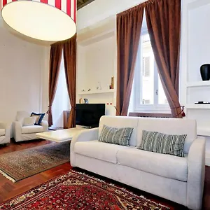  Apartment Pantheon Family Junior